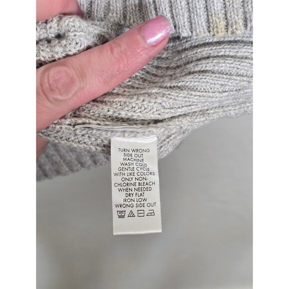 Calvin Klein Cable Knit Sweater Gray size Large see photo flaw - Picture 4 of 5